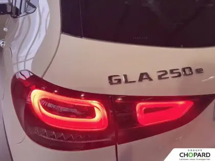 Photo 27 Mercedes GLA  250 e 8G-DCT