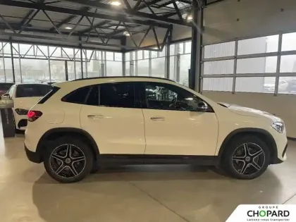 Photo 35 Mercedes GLA  250 e 8G-DCT