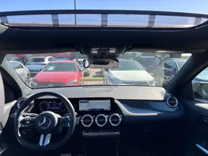 Photo 11 Mercedes GLA  250 e 8G-DCT