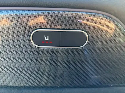 Photo 27 Mercedes GLA  250 e 8G-DCT