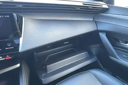 Photo 20 Peugeot 308  PureTech 130ch S&S BVM6