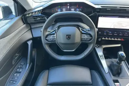 Photo 12 Peugeot 308  PureTech 130ch S&S BVM6