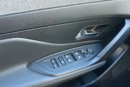 Photo 19 Peugeot 308  PureTech 130ch S&S BVM6