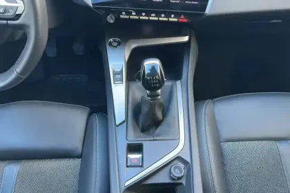 Photo 18 Peugeot 308  PureTech 130ch S&S BVM6