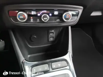 Photo 19 Opel Crossland X  1.2 Turbo 110 ch