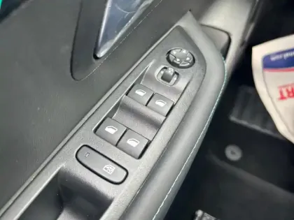 Photo 15 Peugeot 208  Electrique 50 kWh 136ch