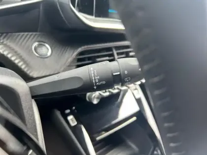 Photo 13 Peugeot 208  Electrique 50 kWh 136ch