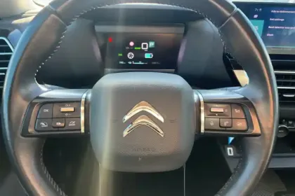 Photo 16 Citroën C4 e- 136 ch Automatique