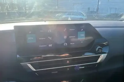 Photo 15 Citroën C4 e- 136 ch Automatique