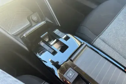 Photo 20 Citroën C4 e- 136 ch Automatique