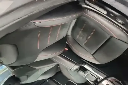 Photo 9 Mercedes GLB  200 d 8G-DCT