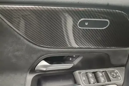 Photo 14 Mercedes GLB  200 d 8G-DCT