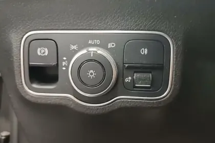 Photo 22 Mercedes GLB  200 d 8G-DCT