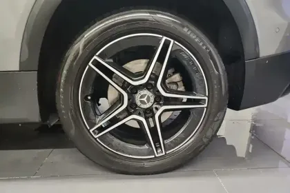 Photo 10 Mercedes GLB  200 d 8G-DCT