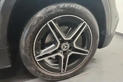 Photo 12 Mercedes GLB  200 d 8G-DCT