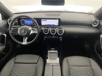 Photo 24 Mercedes Classe A  180 d 8G-DCT