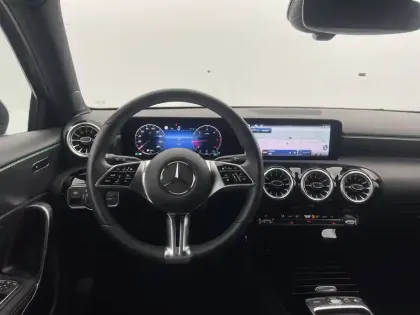 Photo 21 Mercedes Classe A  180 d 8G-DCT