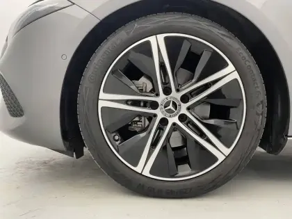 Photo 17 Mercedes Classe A  180 d 8G-DCT