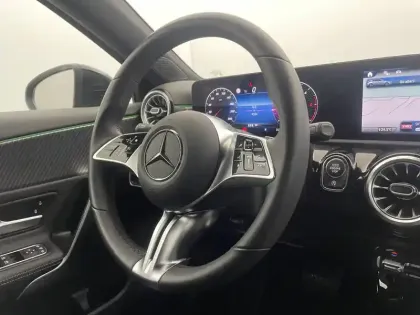 Photo 23 Mercedes Classe A  180 d 8G-DCT