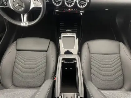 Photo 25 Mercedes Classe A  180 d 8G-DCT