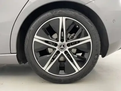 Photo 16 Mercedes Classe A  180 d 8G-DCT