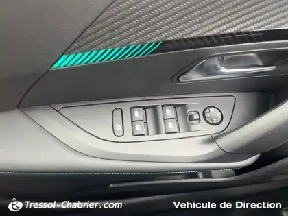 Photo 23 Peugeot 2008  Electrique 50 kWh 136 ch