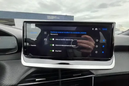 Photo 15 Peugeot 2008  Hybrid 145 e-DCS6