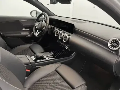 Photo 24 Mercedes Classe A  180 7G-DCT