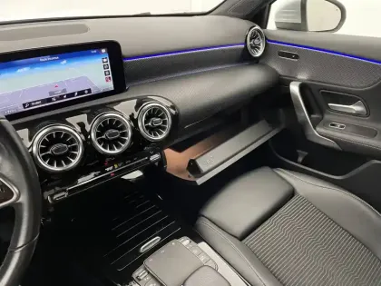 Photo 26 Mercedes Classe A  180 7G-DCT