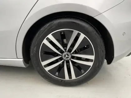 Photo 16 Mercedes Classe A  180 7G-DCT