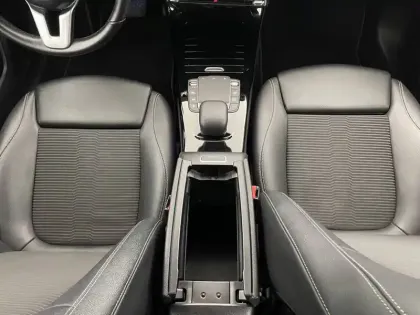 Photo 31 Mercedes Classe A  180 7G-DCT