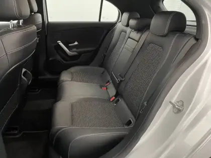 Photo 15 Mercedes Classe A  180 7G-DCT