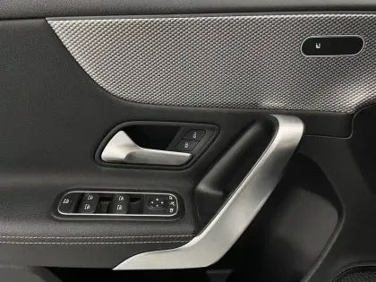 Photo 23 Mercedes Classe A  180 7G-DCT