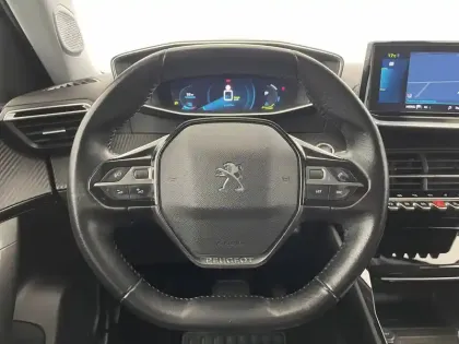 Photo 22 Peugeot 2008  Moteur électrique 136 ch