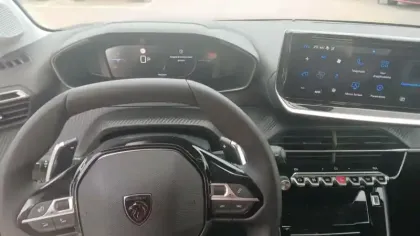 Photo 17 Peugeot 208  Hybrid 110 e-DCS6