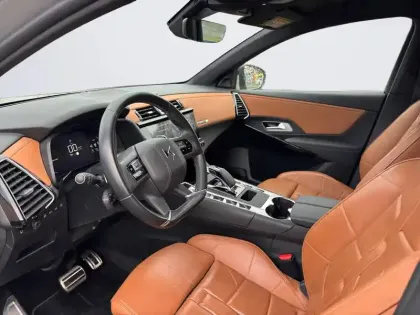 Photo 8 DS Ds 7 DS7 Crossback Hybride E-Tense 300 EAT8 4x4