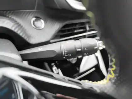 Photo 12 Peugeot 208  PureTech 100 S&S BVM6