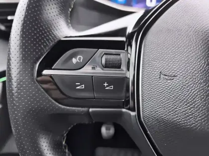 Photo 14 Peugeot 208  PureTech 100 S&S BVM6