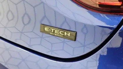 Photo 14 Renault Clio  E-Tech hybride 145