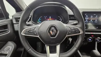 Photo 37 Renault Clio  E-Tech hybride 145