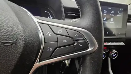 Photo 38 Renault Clio  E-Tech hybride 145