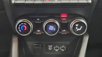 Photo 32 Renault Clio  E-Tech hybride 145