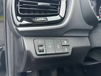 Photo 17 Kia Stonic  1.0 T-GDi 100 ch MHEV iBVM6