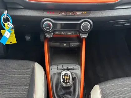 Photo 10 Kia Stonic  1.0 T-GDi 100 ch MHEV iBVM6