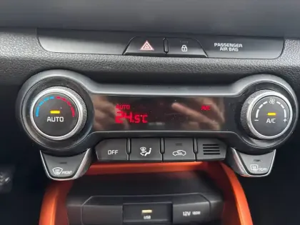 Photo 23 Kia Stonic  1.0 T-GDi 100 ch MHEV iBVM6