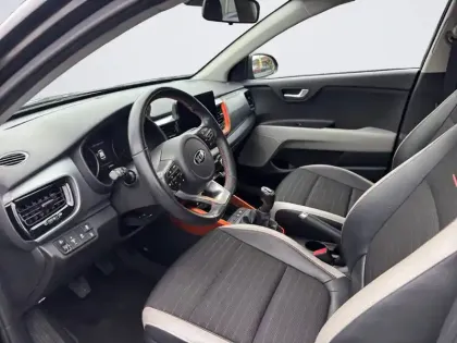 Photo 8 Kia Stonic  1.0 T-GDi 100 ch MHEV iBVM6