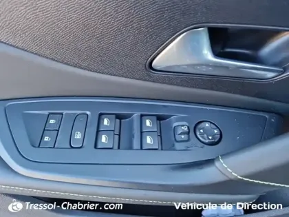 Photo 23 Peugeot 408  Electrique 58 kWh 210 ch