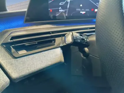 Photo 12 Peugeot 5008  Hybrid 136 e-DCS6