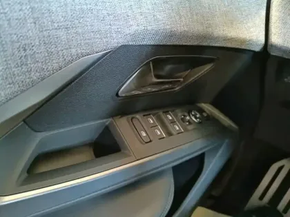 Photo 15 Peugeot 5008  Hybrid 136 e-DCS6