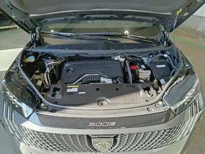 Photo 22 Peugeot 5008  Hybrid 136 e-DCS6